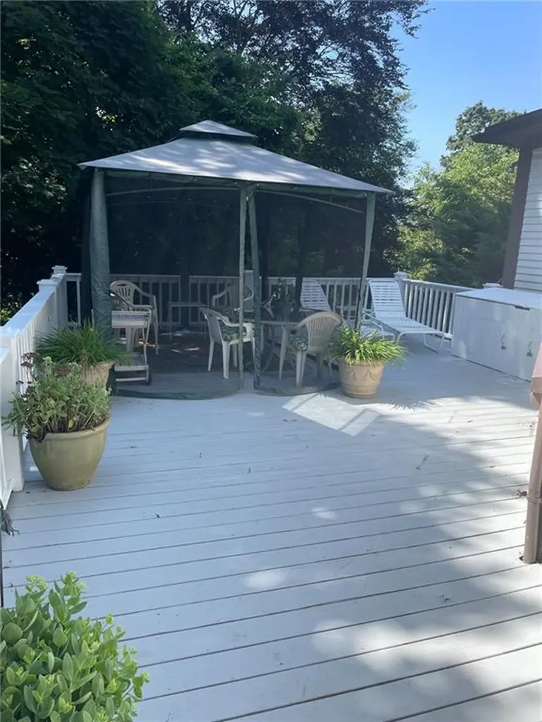 46 Chastellux Avenue Newport RI 02840