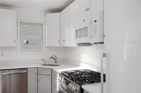 33 Evergreen Street Providence RI 02906