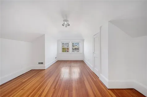 33 Evergreen Street Providence RI 02906