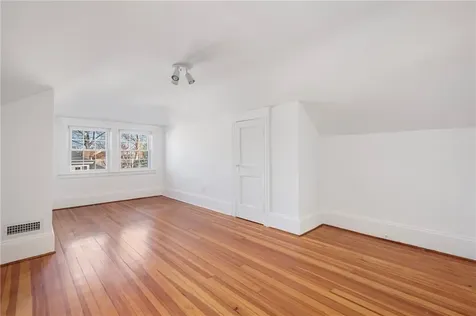 33 Evergreen Street Providence RI 02906