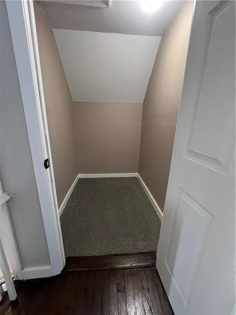 157 Grosvenor Avenue East Providence RI 02914