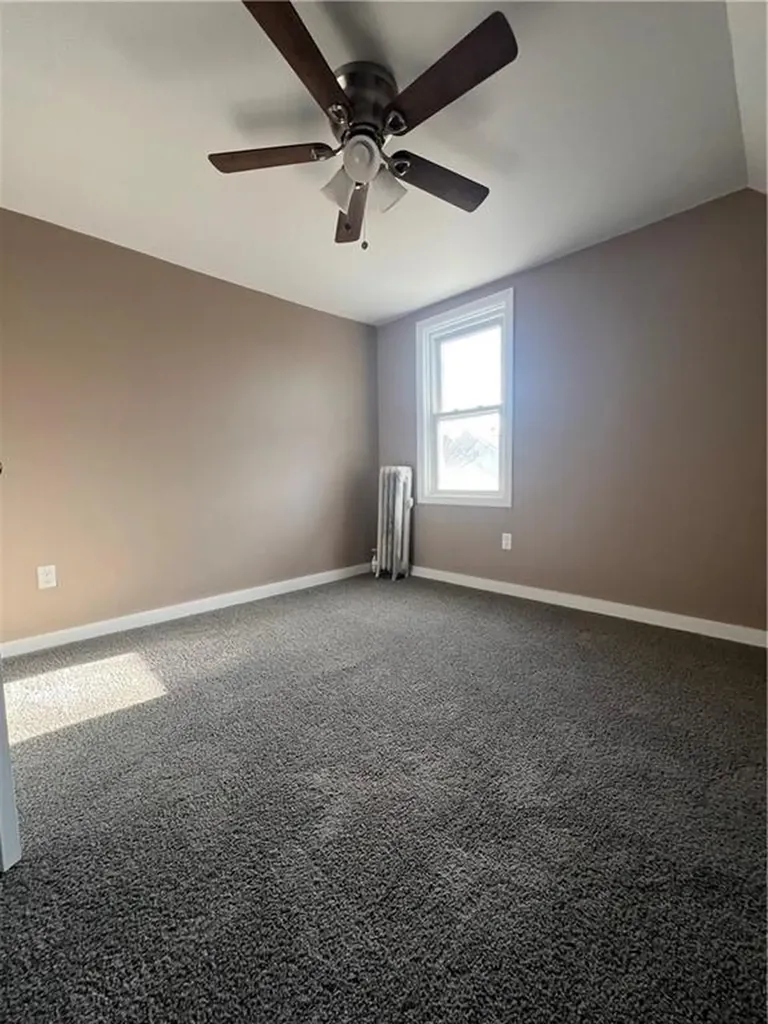 157 Grosvenor Avenue East Providence RI 02914