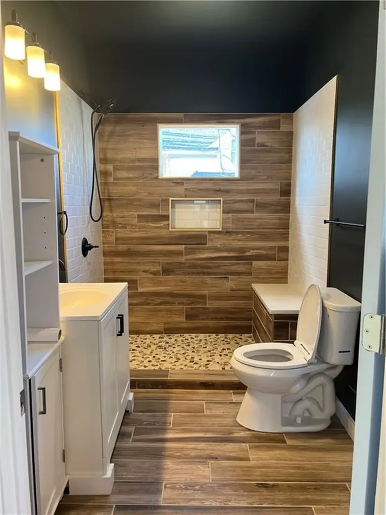 157 Grosvenor Avenue East Providence RI 02914