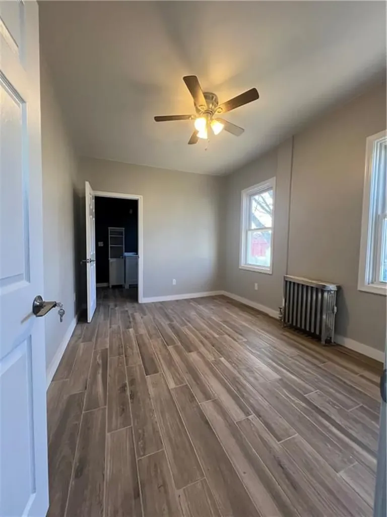 157 Grosvenor Avenue East Providence RI 02914