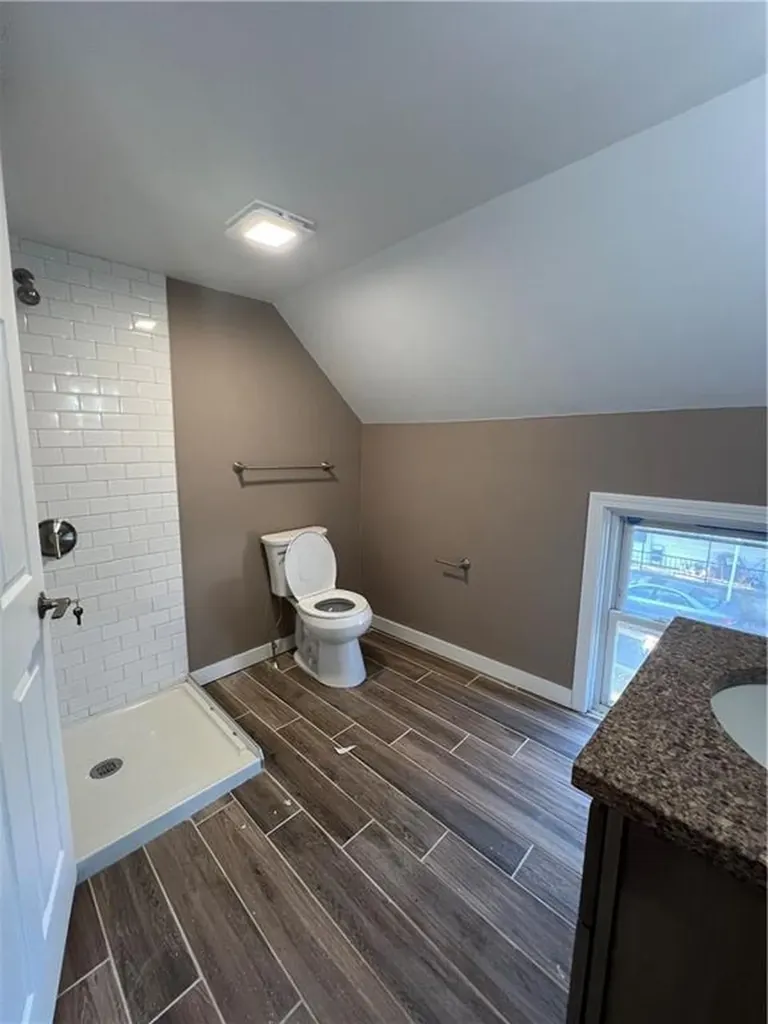 157 Grosvenor Avenue East Providence RI 02914