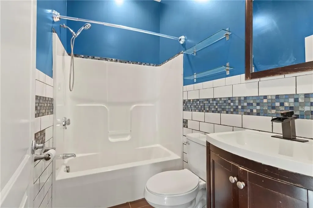 102 Dixon Street Providence RI 02907