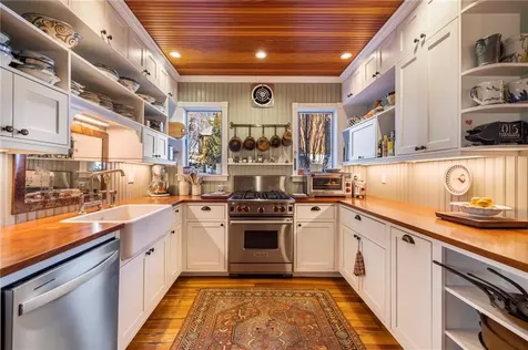 41 Walcott Avenue Jamestown RI 02835