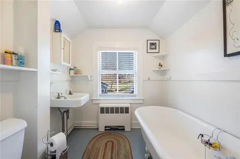 41 Walcott Avenue Jamestown RI 02835