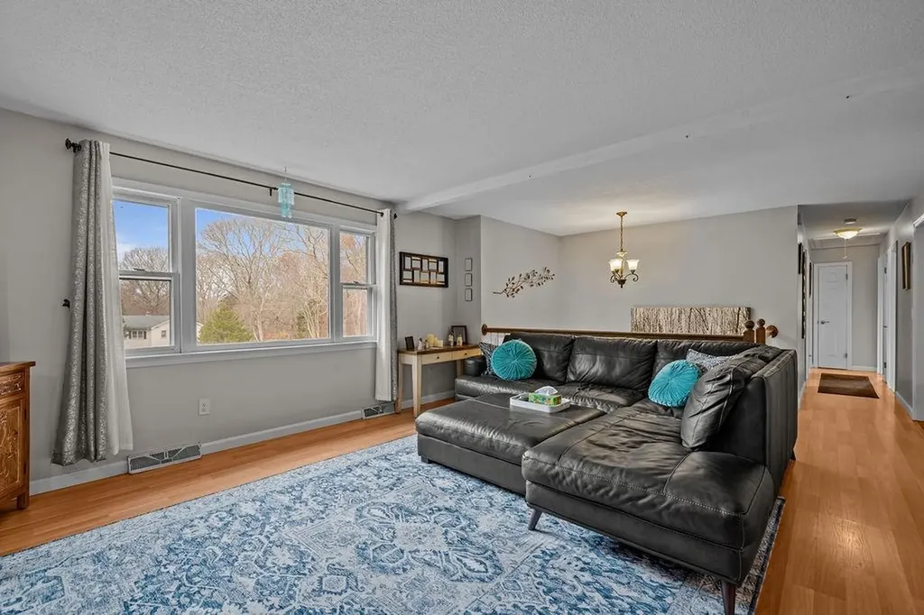 35 Robin Hollow Lane Westerly RI 02891