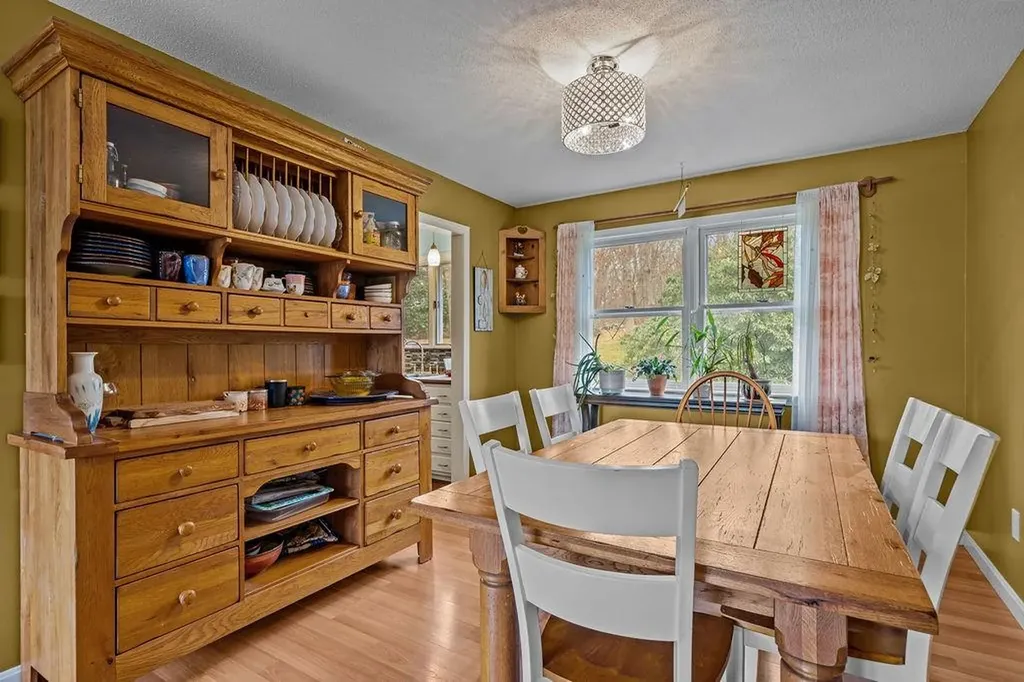 35 Robin Hollow Lane Westerly RI 02891