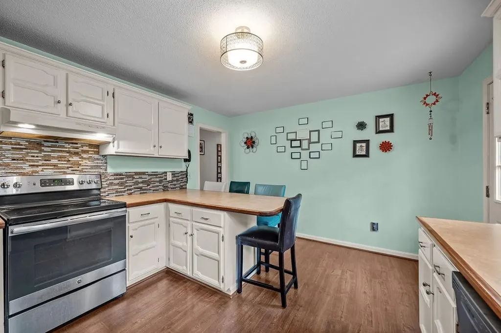 35 Robin Hollow Lane Westerly RI 02891