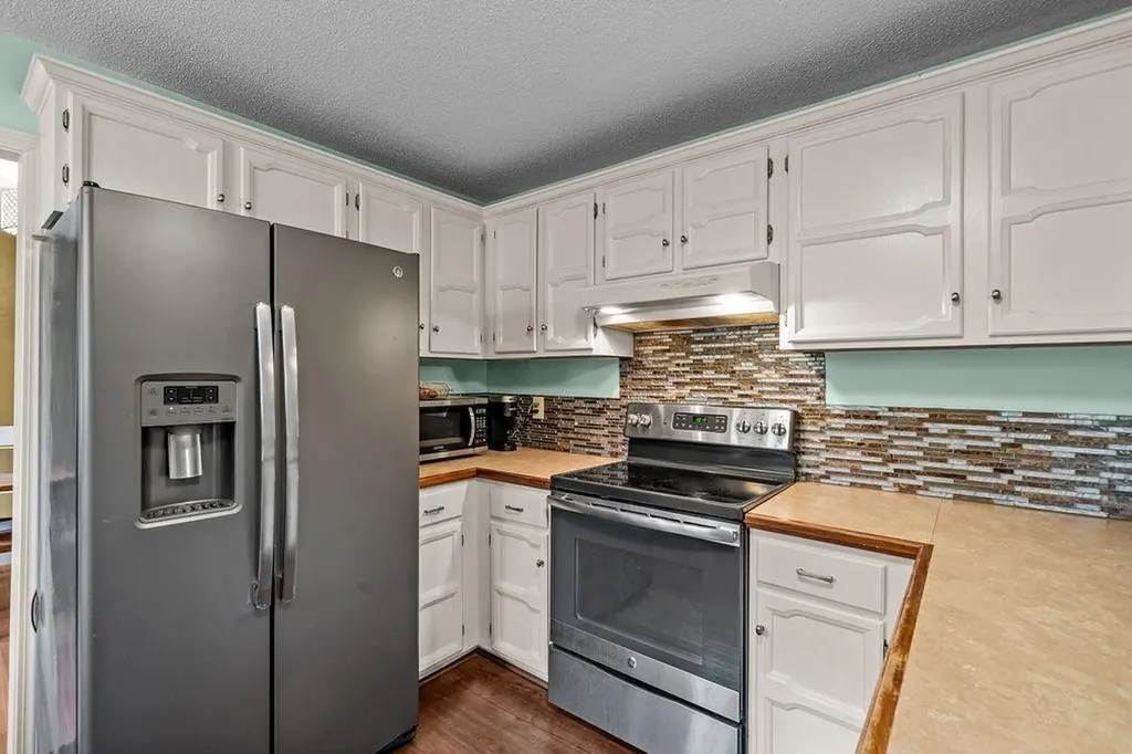 35 Robin Hollow Lane Westerly RI 02891