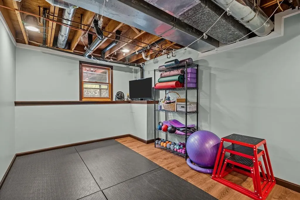 35 Robin Hollow Lane Westerly RI 02891