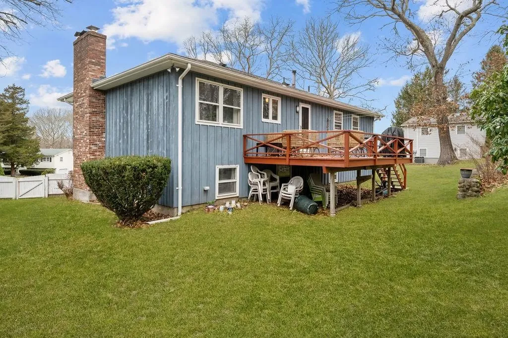 35 Robin Hollow Lane Westerly RI 02891