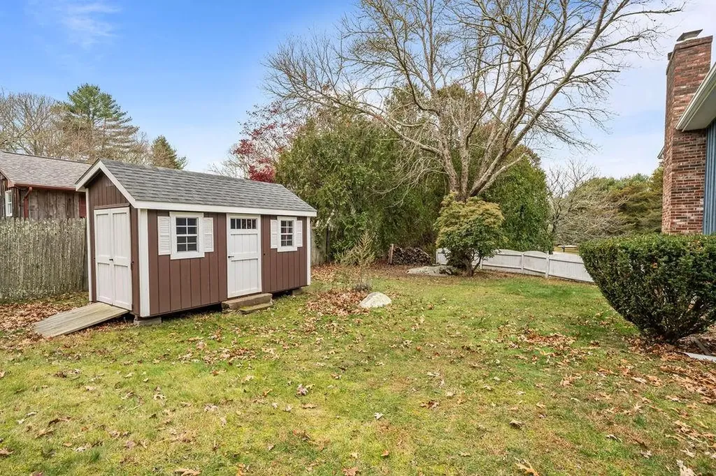 35 Robin Hollow Lane Westerly RI 02891