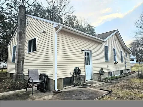 82 Wood Street Coventry RI 02816