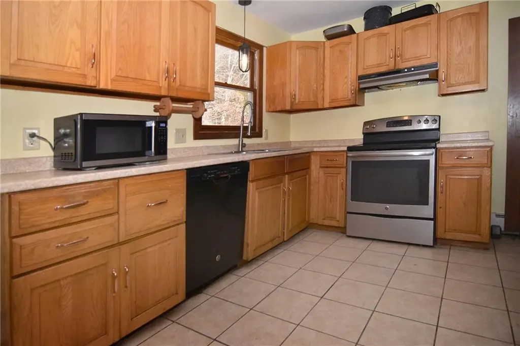 153 Fairview Avenue Hopkinton RI 02832