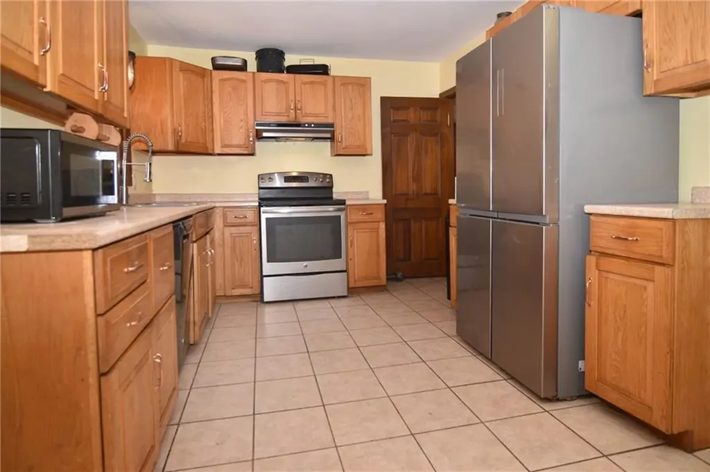 153 Fairview Avenue Hopkinton RI 02832