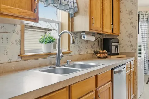 52 Bradley Terrace Portsmouth RI 02871