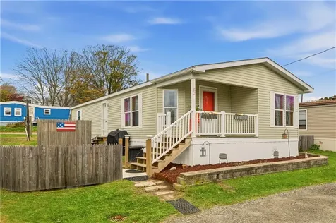 52 Bradley Terrace Portsmouth RI 02871