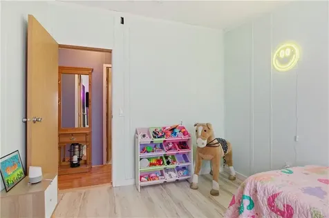 52 Bradley Terrace Portsmouth RI 02871