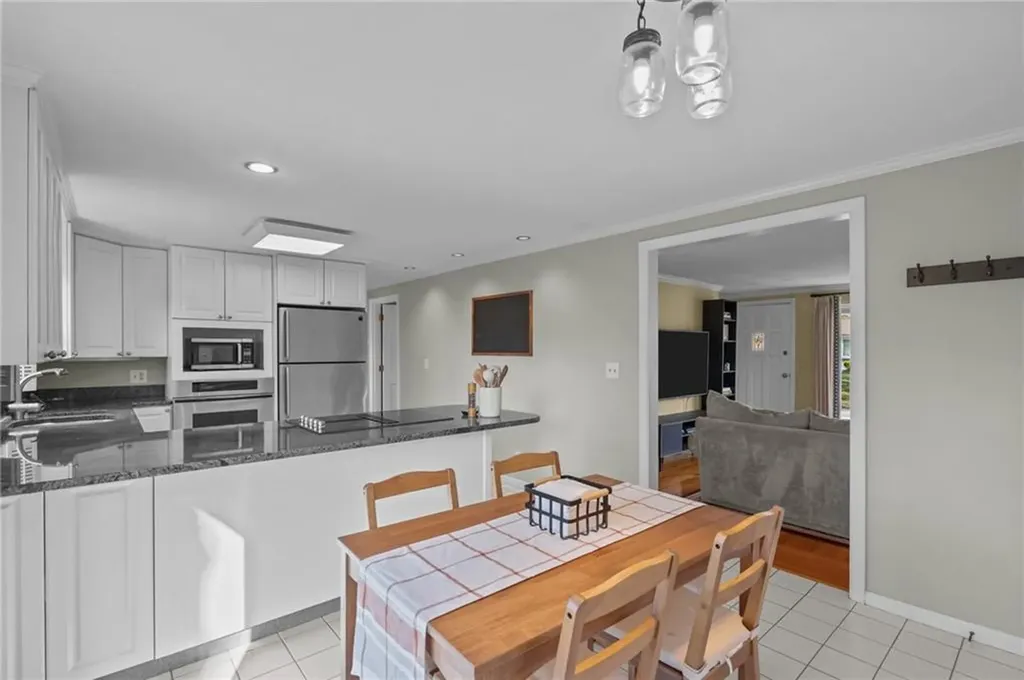 288 Cove Avenue Warwick RI 02889