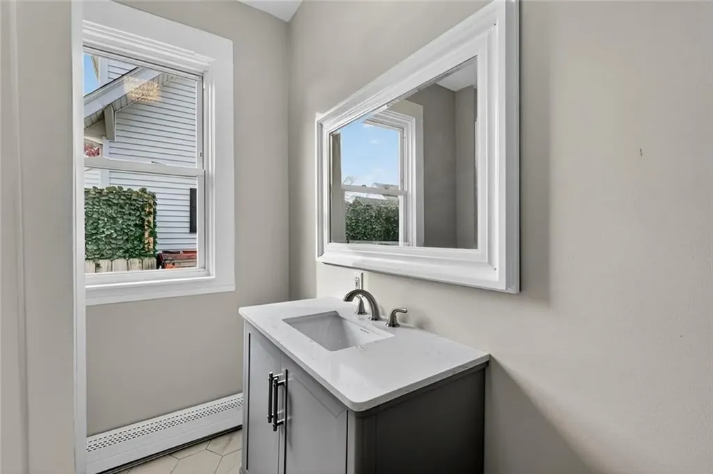 112 Villa Avenue Cranston RI 02905