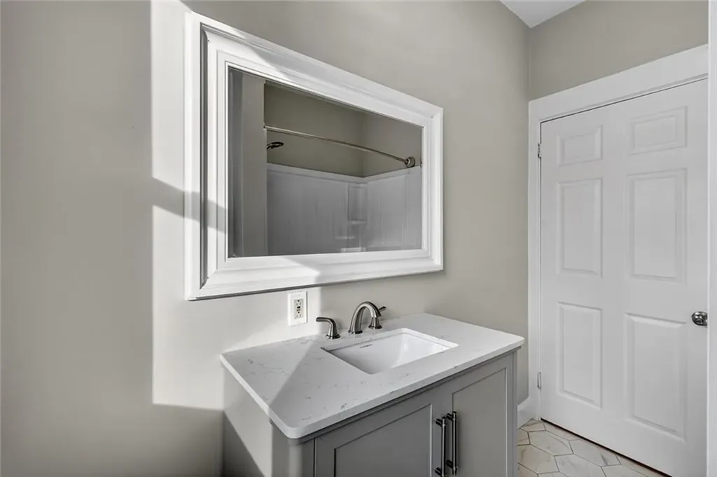 112 Villa Avenue Cranston RI 02905