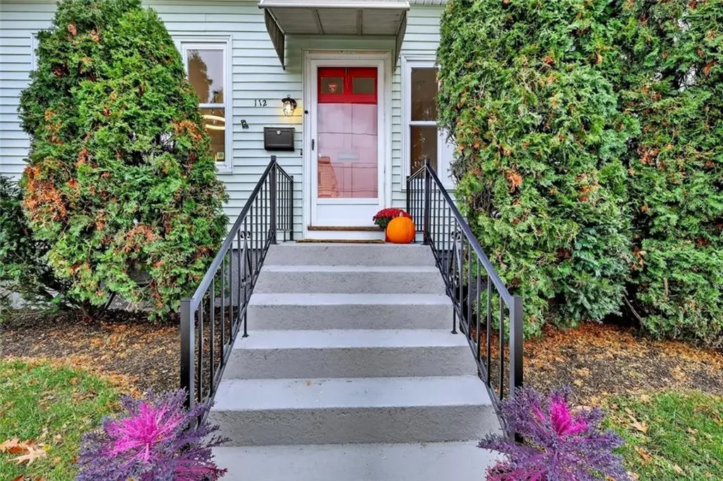 112 Villa Avenue Cranston RI 02905