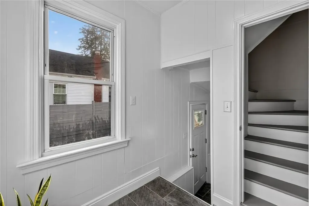 112 Villa Avenue Cranston RI 02905