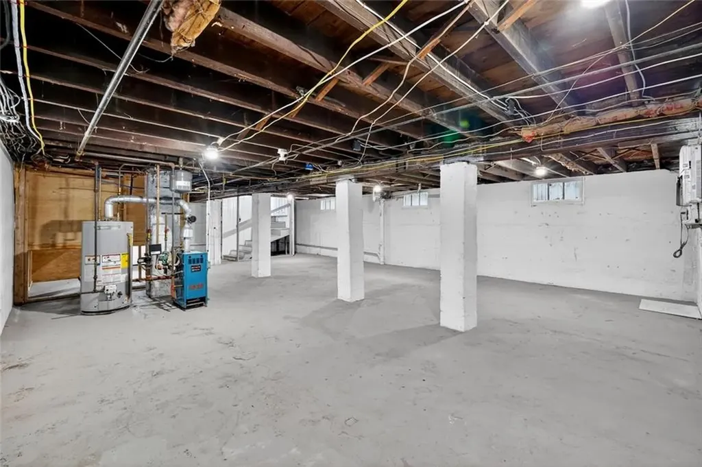 112 Villa Avenue Cranston RI 02905