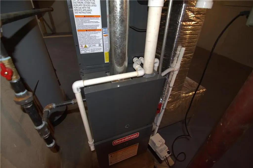 189 Myette Street Woonsocket RI 02895