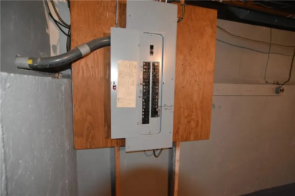 189 Myette Street Woonsocket RI 02895