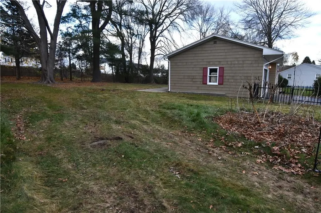 189 Myette Street Woonsocket RI 02895