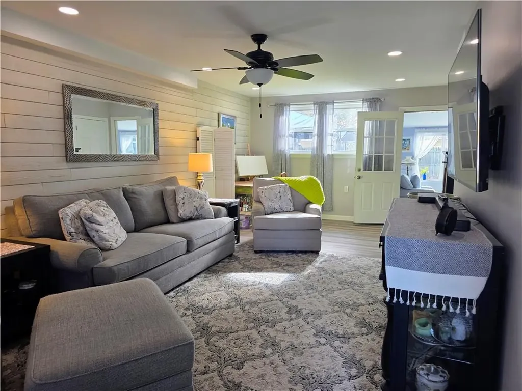 52 Inez Avenue Warwick RI 02886