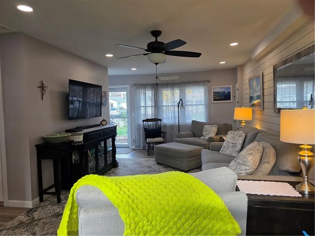 52 Inez Avenue Warwick RI 02886