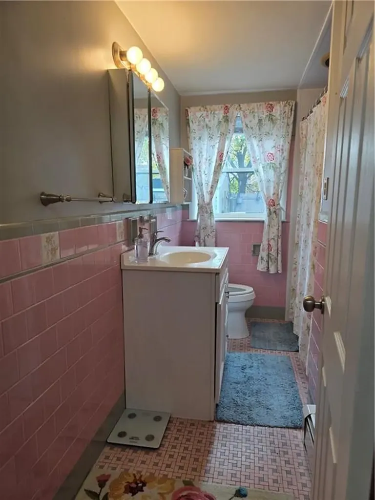 52 Inez Avenue Warwick RI 02886