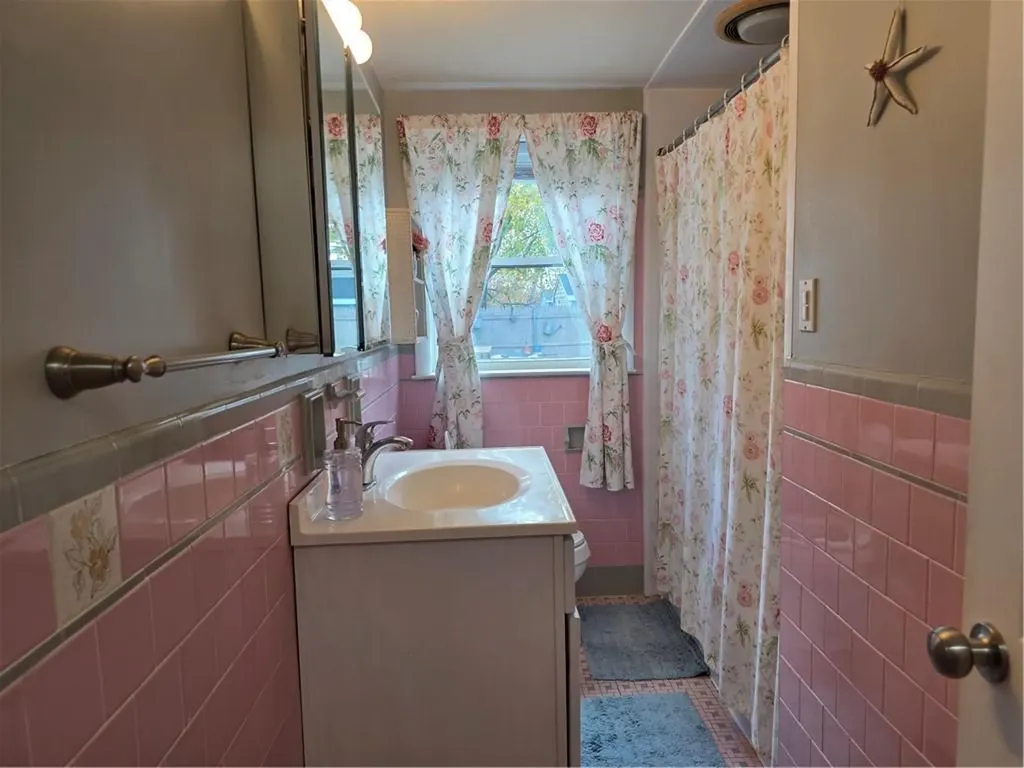 52 Inez Avenue Warwick RI 02886