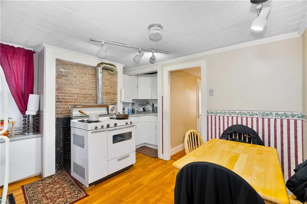 27 Bond Street Providence RI 02903