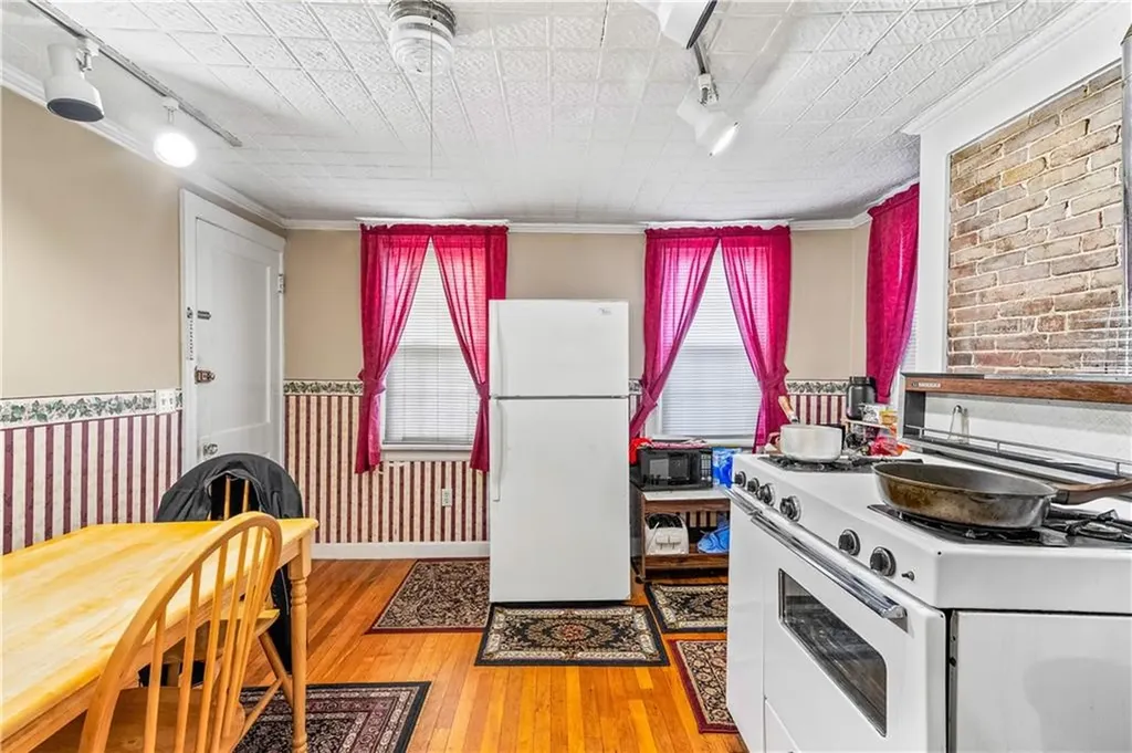 27 Bond Street Providence RI 02903