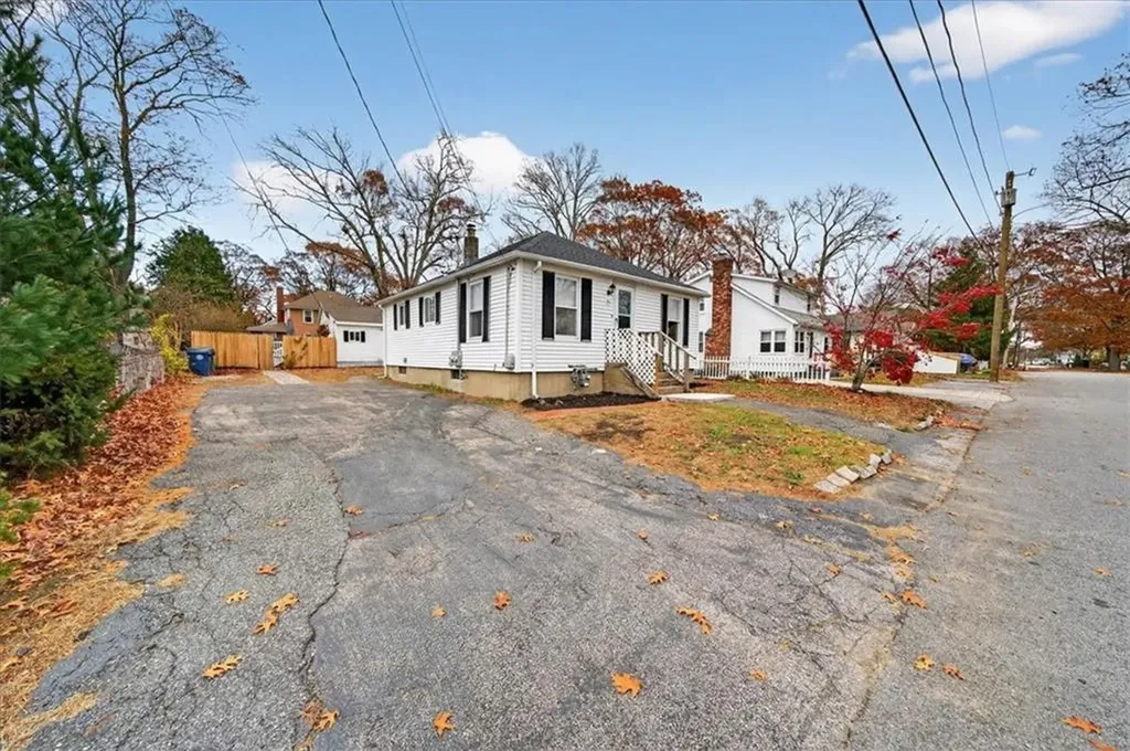 141 Brush Neck Avenue Warwick RI 02889