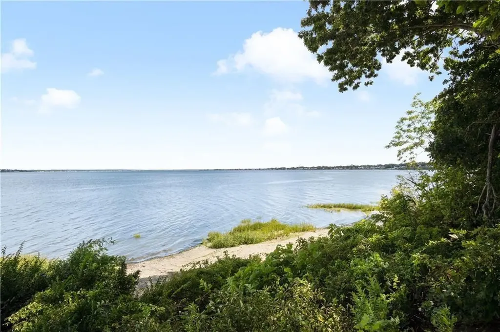 48 Lane 2 Warwick RI 02888