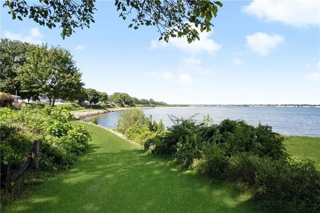 48 Lane 2 Warwick RI 02888