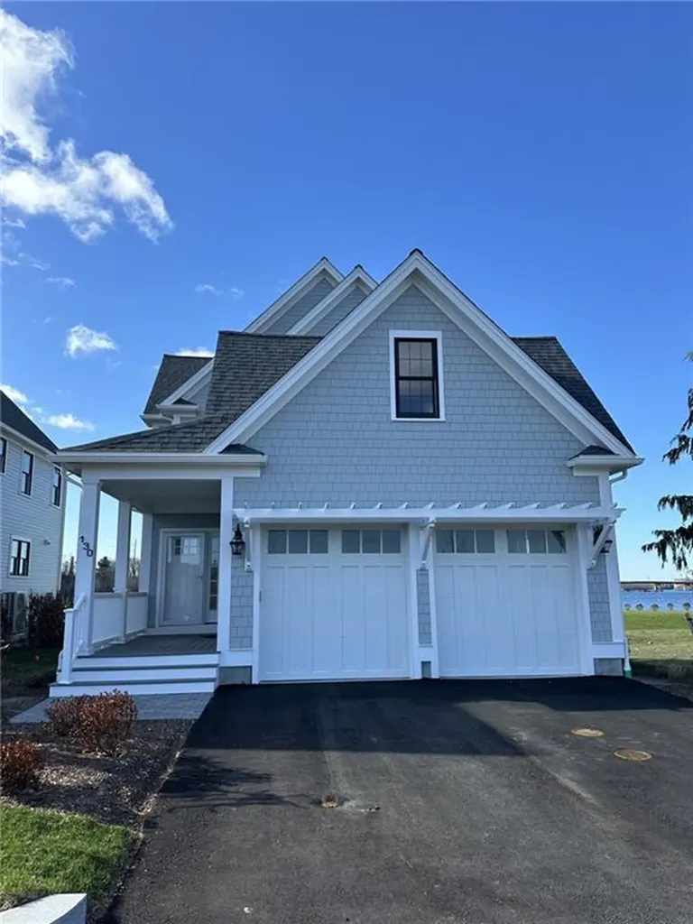 114 East Point Drive East Providence RI 02916