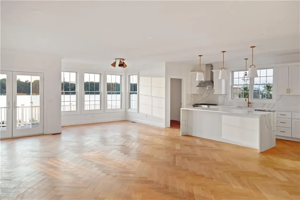 114 East Point Drive East Providence RI 02916