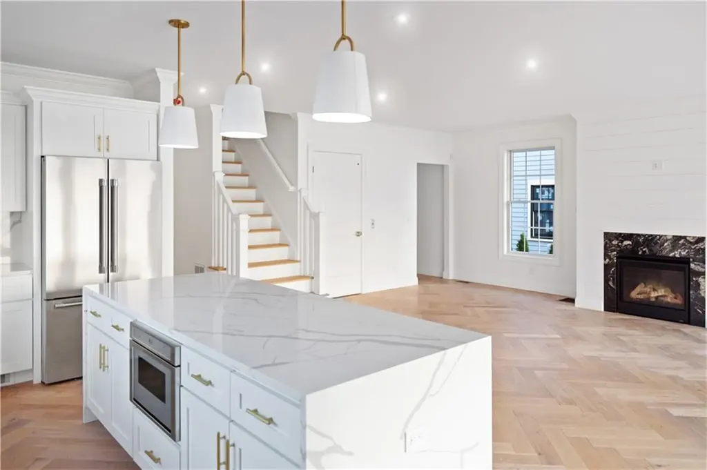 114 East Point Drive East Providence RI 02916