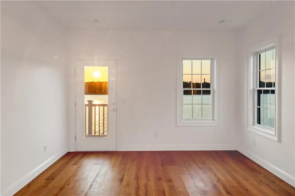 114 East Point Drive East Providence RI 02916