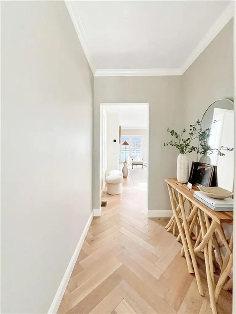 114 East Point Drive East Providence RI 02916