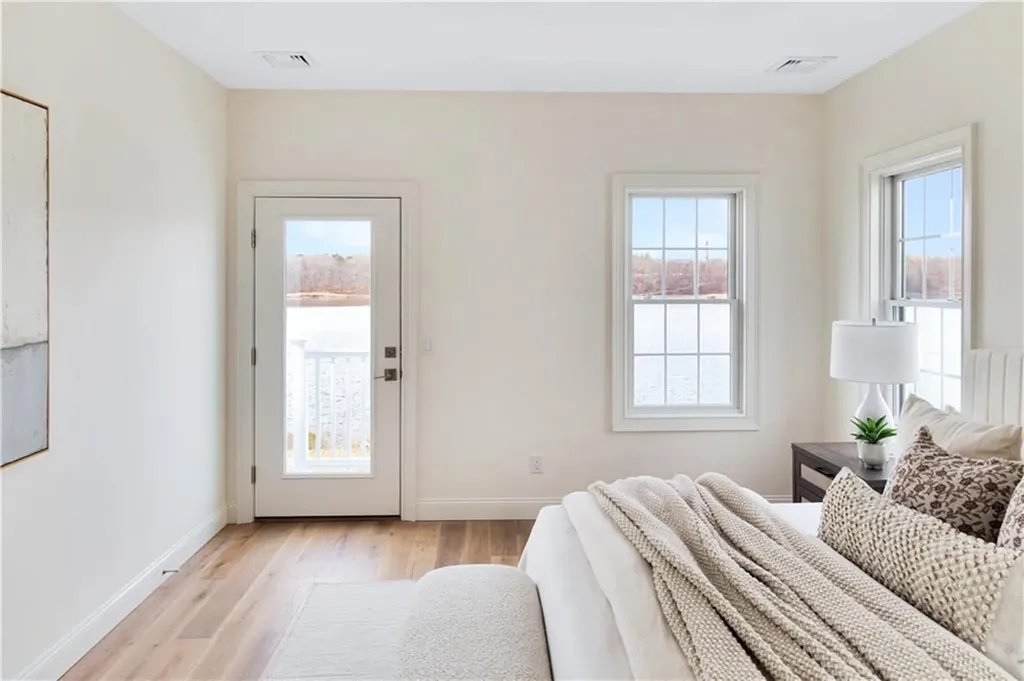 114 East Point Drive East Providence RI 02916