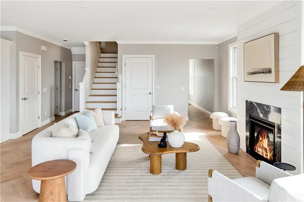 114 East Point Drive East Providence RI 02916